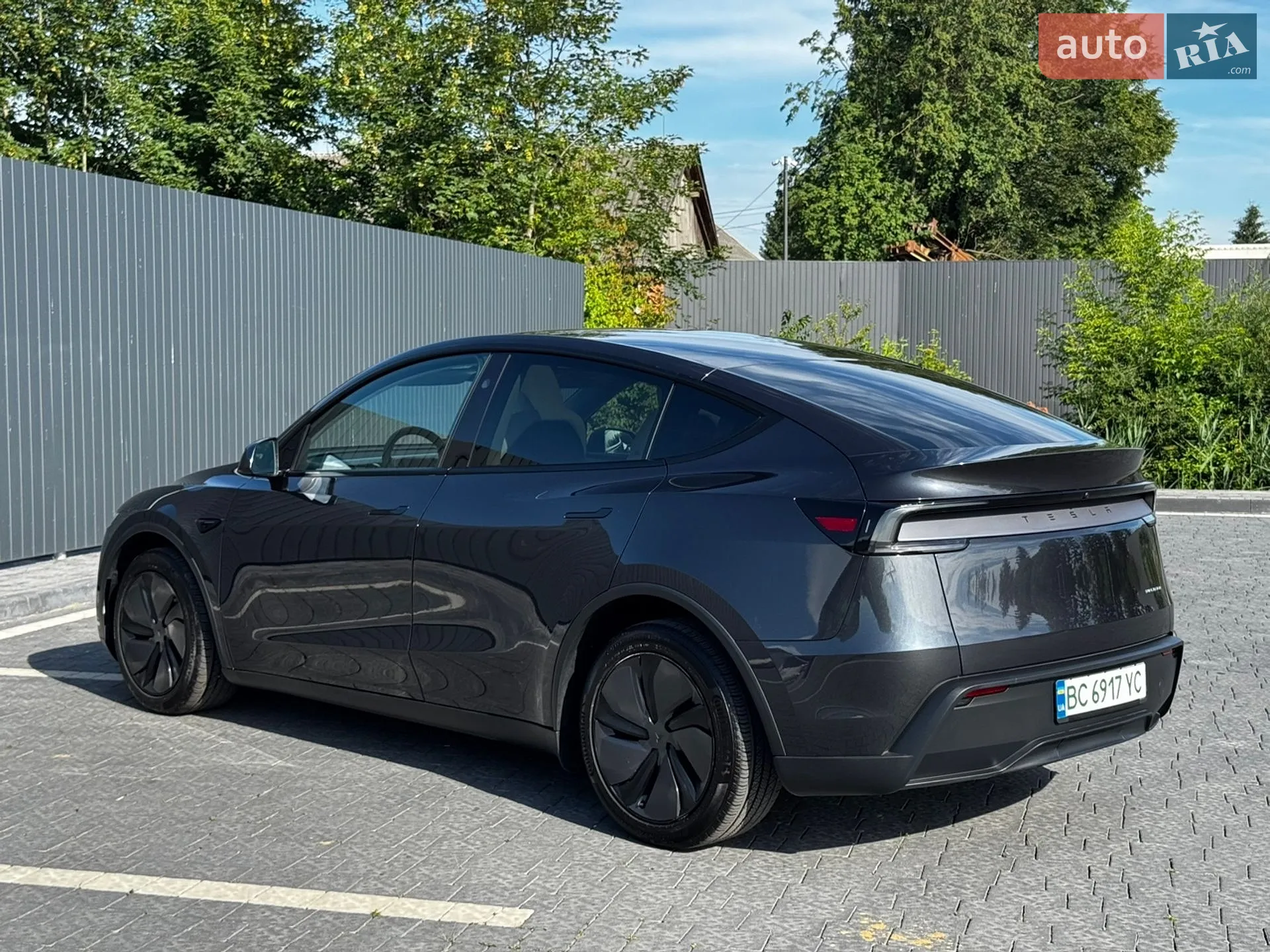 2025 Tesla Model Y - мініатюра 8