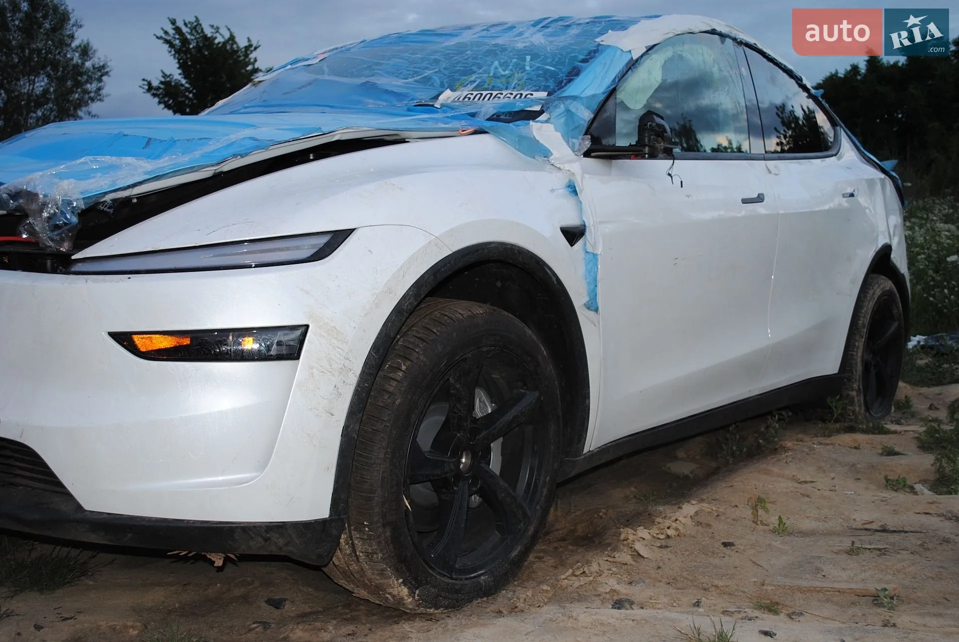2025 Tesla Model Y - мініатюра 10