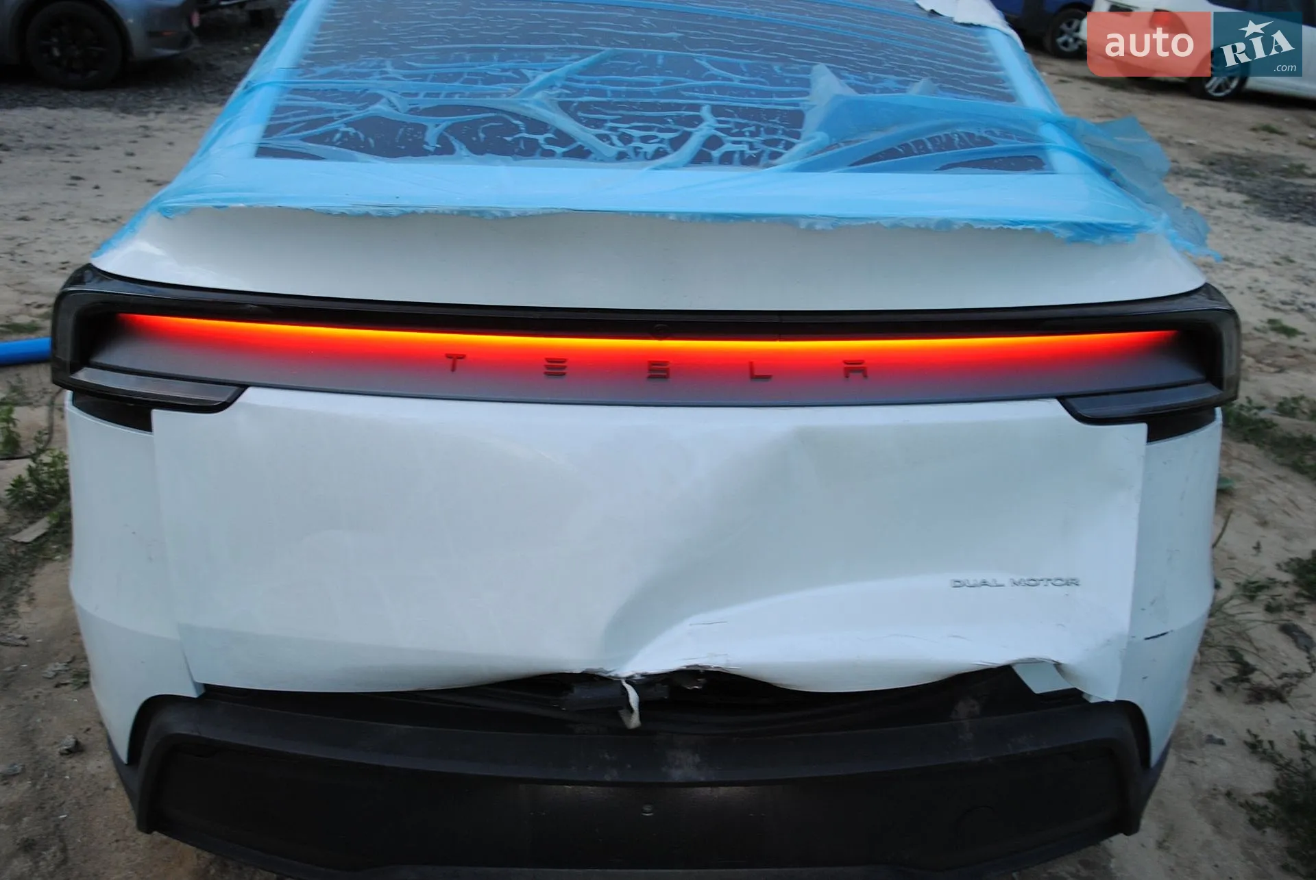 2025 Tesla Model Y - мініатюра 3