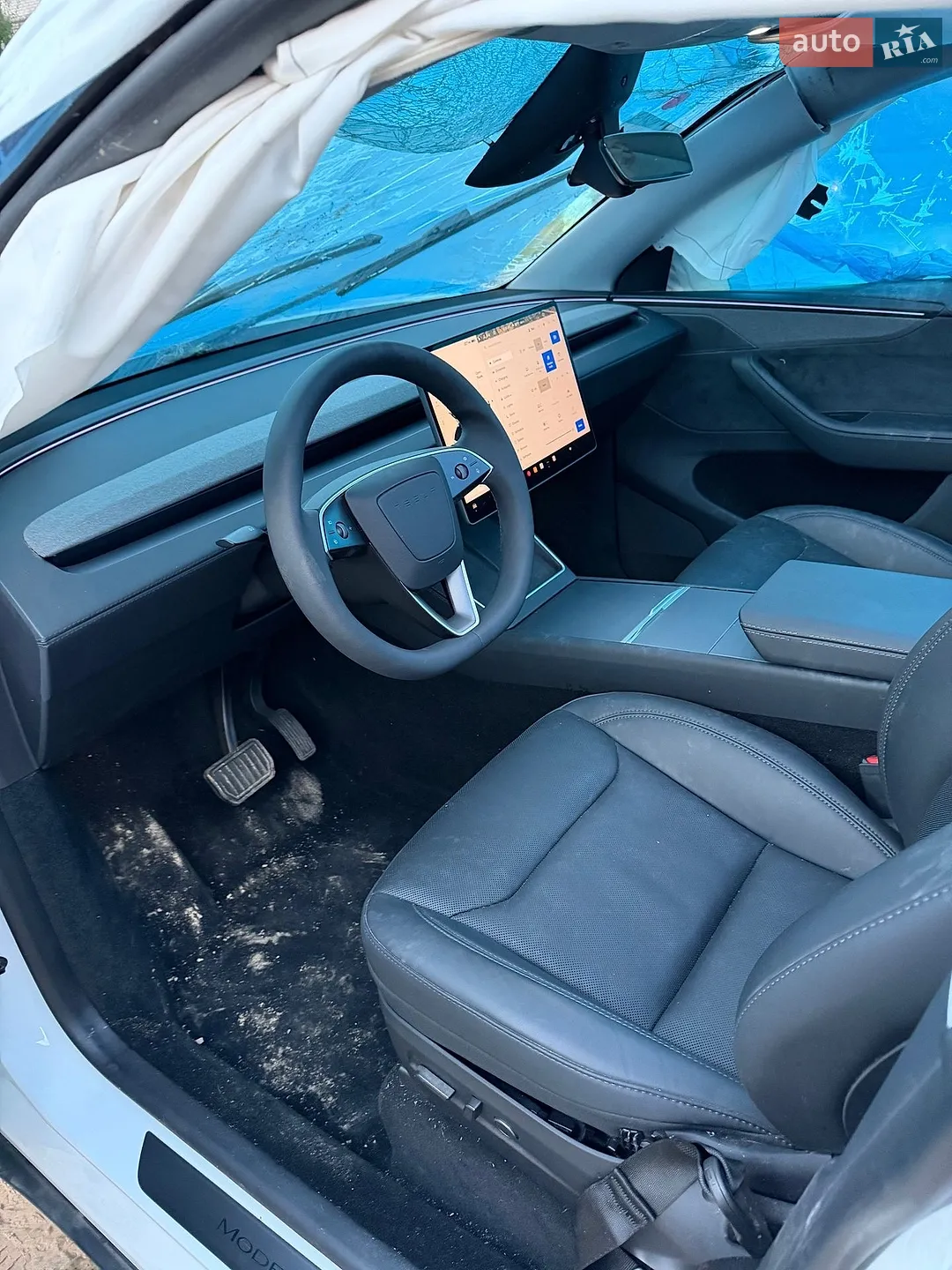 2025 Tesla Model Y - мініатюра 23