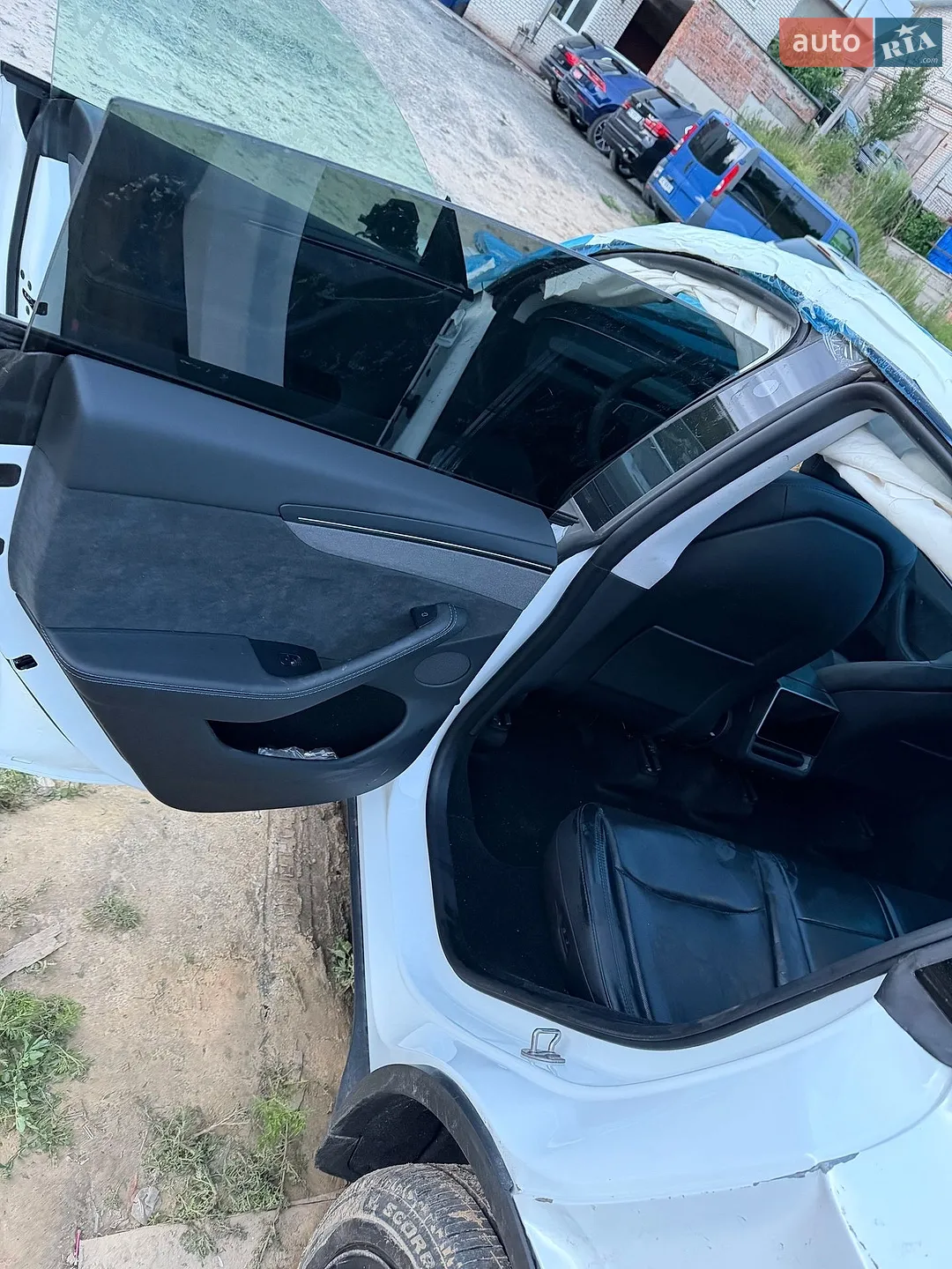 2025 Tesla Model Y - мініатюра 32