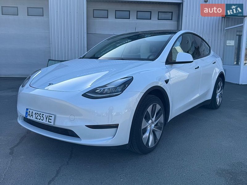 Tesla Model Y 2023