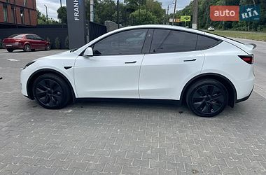 Позашляховик / Кросовер Tesla Model Y 2024 в Чернівцях