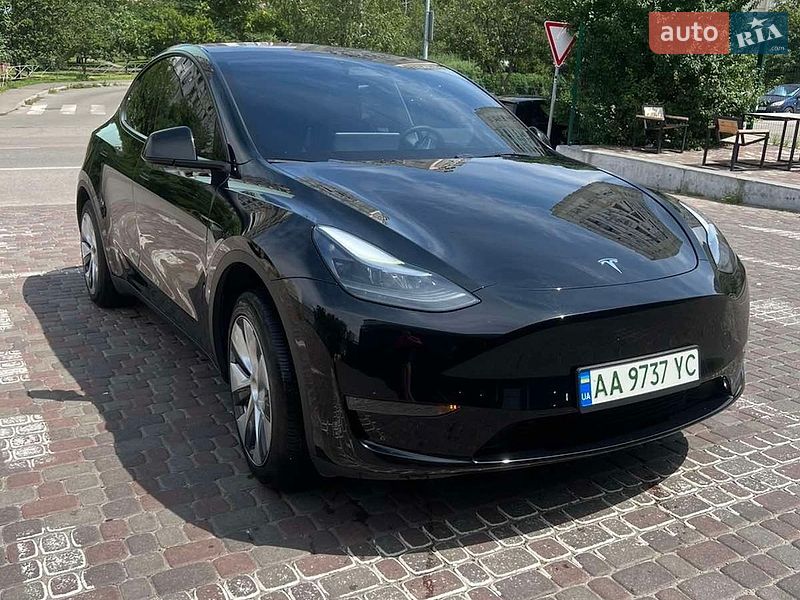 Внедорожник / Кроссовер Tesla Model Y 2024 в Киеве