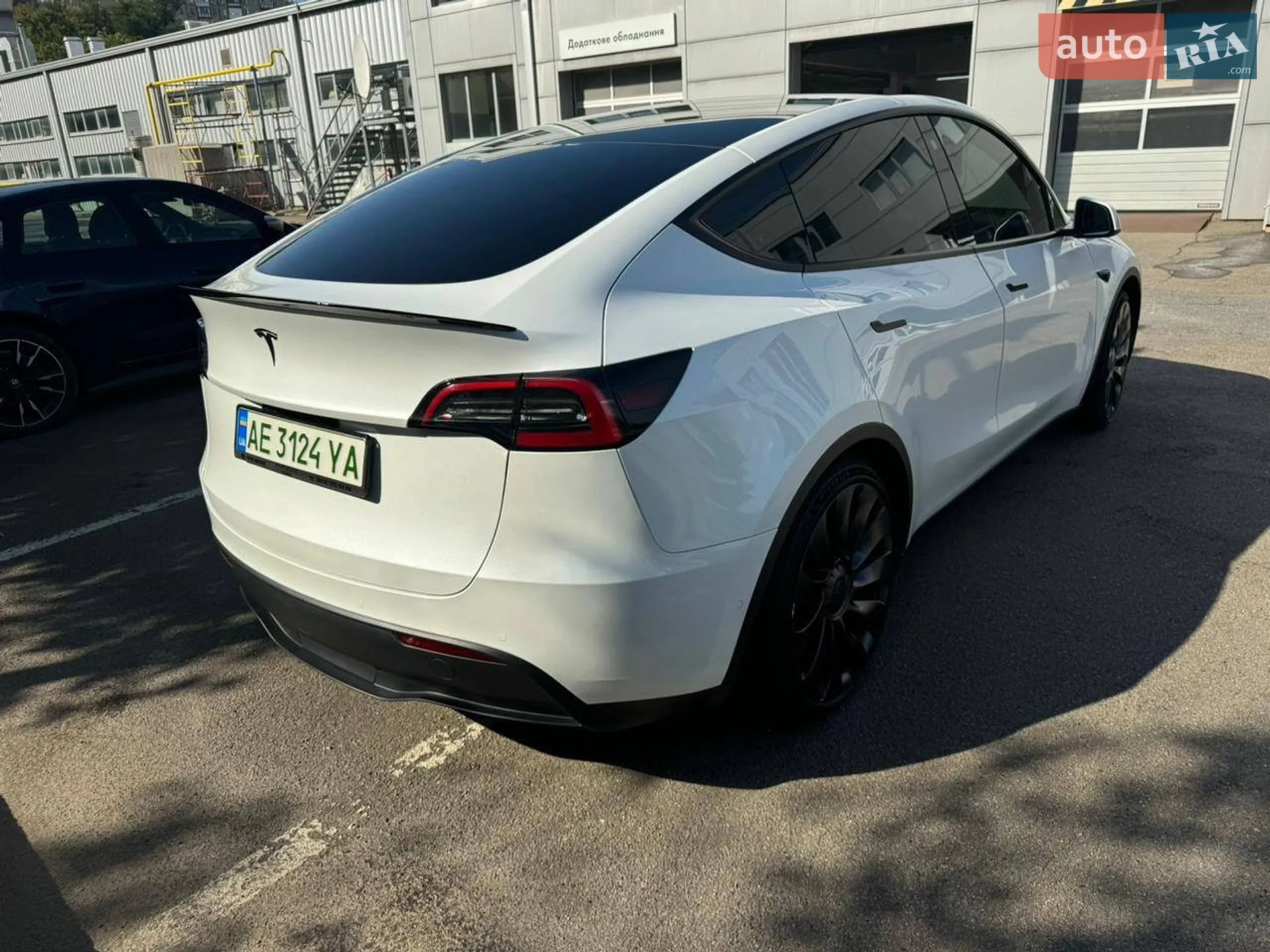2022 Tesla Model Y - мініатюра 3