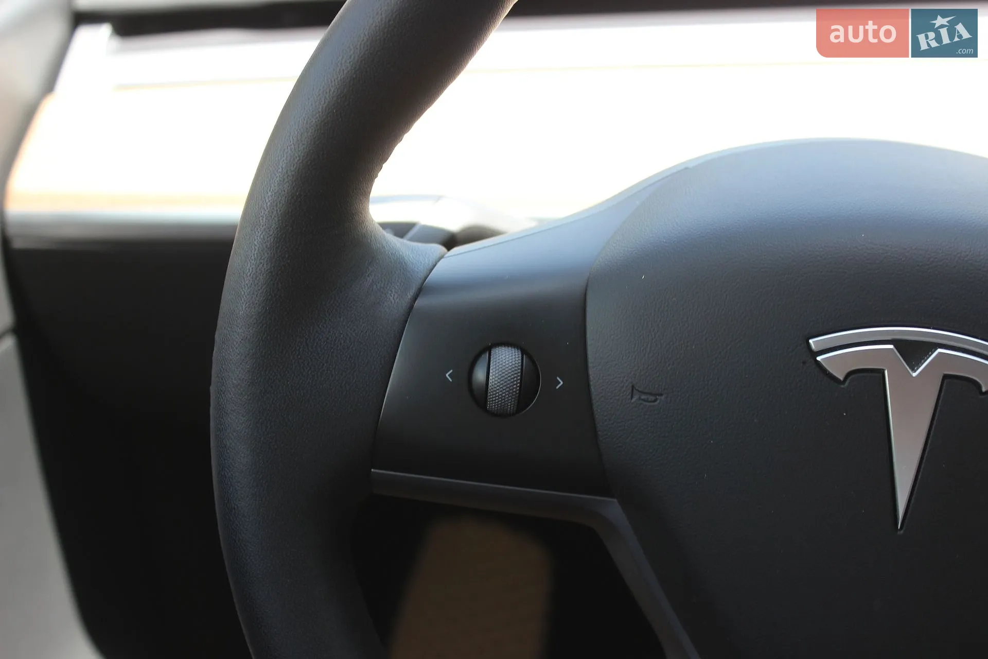 2022 Tesla Model Y - мініатюра 31