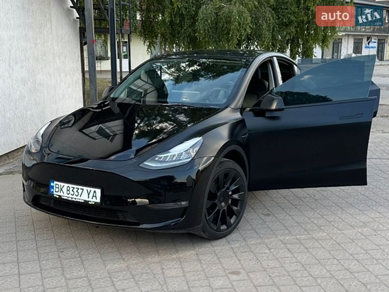 Внедорожник / Кроссовер Tesla Model Y 2021 в Бродах