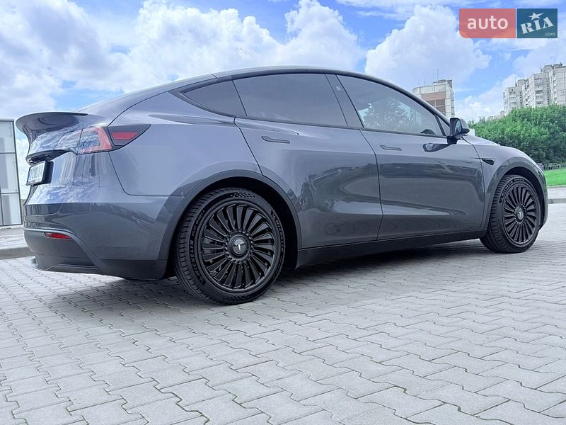 Позашляховик / Кросовер Tesla Model Y 2023 в Харкові фото 4 Позашляховик / Кросовер Tesla Model Y 2023 в Харкові