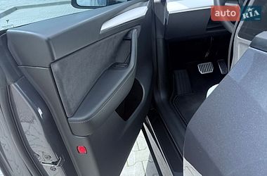 Позашляховик / Кросовер Tesla Model Y 2023 в Харкові фото 8 Позашляховик / Кросовер Tesla Model Y 2023 в Харкові