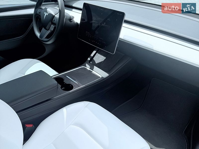 Позашляховик / Кросовер Tesla Model Y 2023 в Харкові фото 9 Позашляховик / Кросовер Tesla Model Y 2023 в Харкові