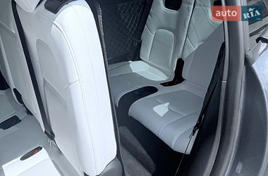 Позашляховик / Кросовер Tesla Model Y 2023 в Харкові фото 12 Позашляховик / Кросовер Tesla Model Y 2023 в Харкові