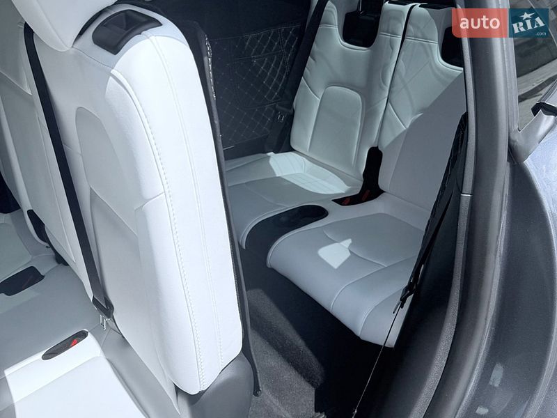 Позашляховик / Кросовер Tesla Model Y 2023 в Харкові фото 12 Позашляховик / Кросовер Tesla Model Y 2023 в Харкові