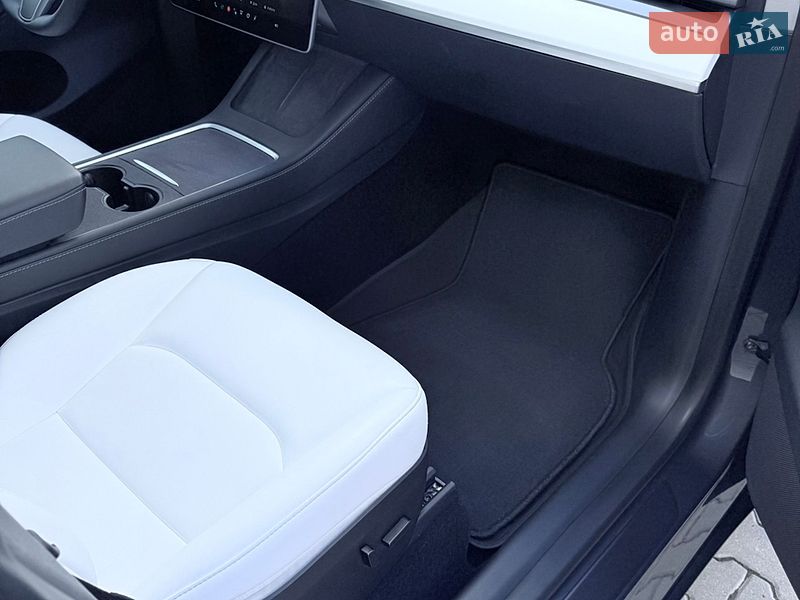 Позашляховик / Кросовер Tesla Model Y 2023 в Харкові фото 17 Позашляховик / Кросовер Tesla Model Y 2023 в Харкові