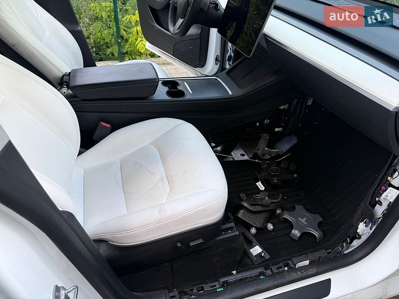 Позашляховик / Кросовер Tesla Model Y 2021 в Києві