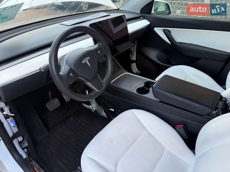 Позашляховик / Кросовер Tesla Model Y 2021 в Києві