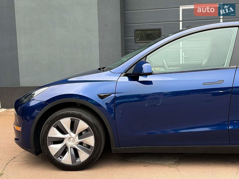 Позашляховик / Кросовер Tesla Model Y 2024 в Києві