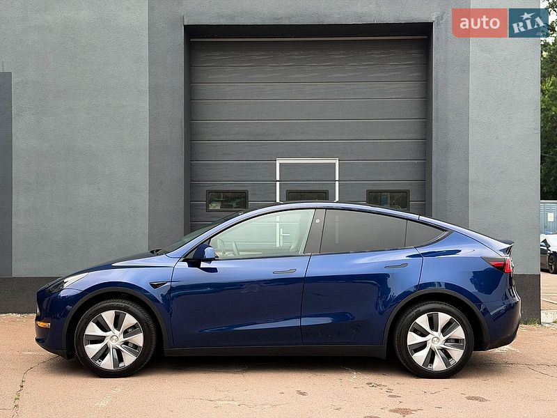 Позашляховик / Кросовер Tesla Model Y 2024 в Києві