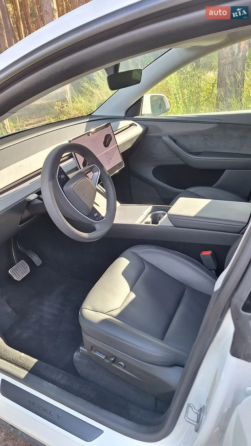 2025 Tesla Model Y - мініатюра 9