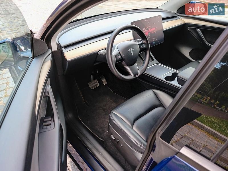 Внедорожник / Кроссовер Tesla Model Y 2022 в Киеве
