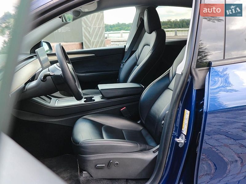 Внедорожник / Кроссовер Tesla Model Y 2022 в Киеве