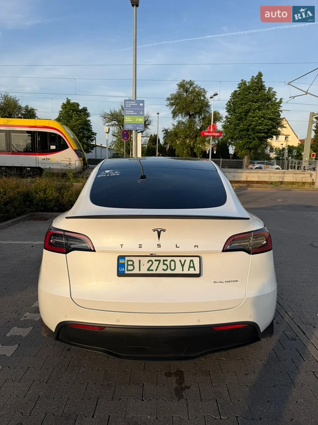 2021 Tesla Model Y - мініатюра 9