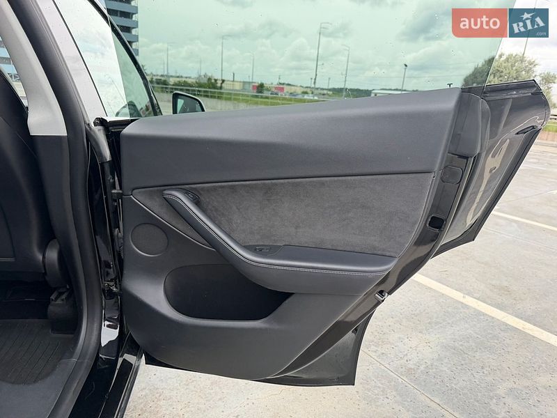 Внедорожник / Кроссовер Tesla Model Y 2022 в Киеве фото 23 Внедорожник / Кроссовер Tesla Model Y 2022 в Киеве