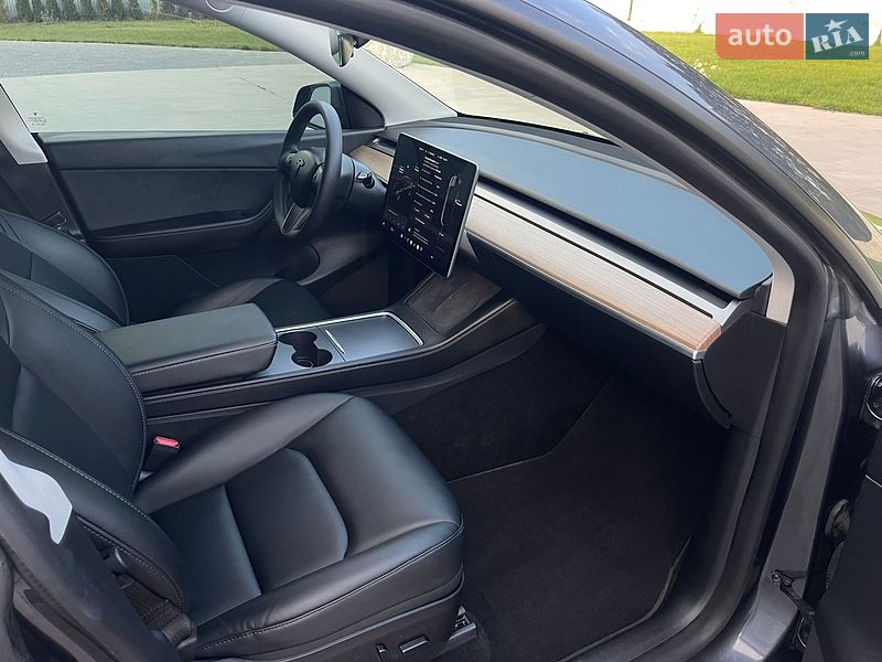 Позашляховик / Кросовер Tesla Model Y 2021 в Луцьку