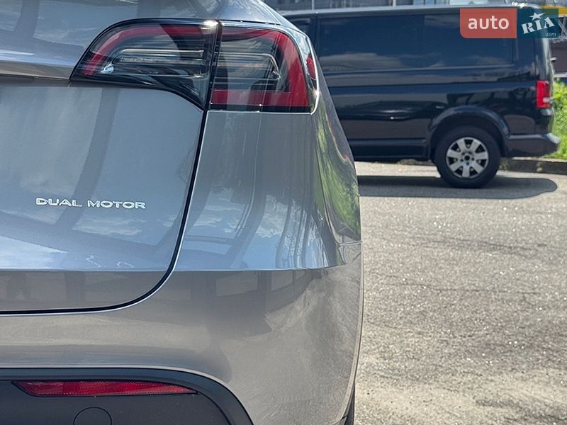 Внедорожник / Кроссовер Tesla Model Y 2025 в Киеве