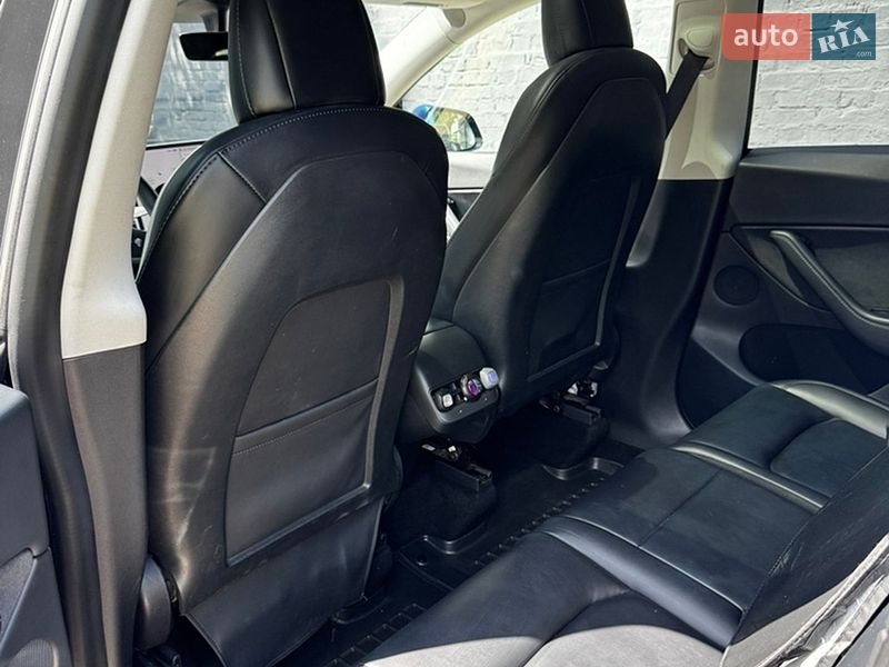 Позашляховик / Кросовер Tesla Model Y 2021 в Києві