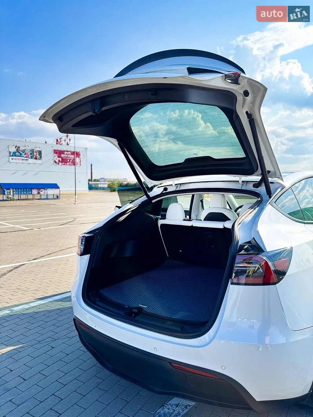 2022 Tesla Model Y - мініатюра 19