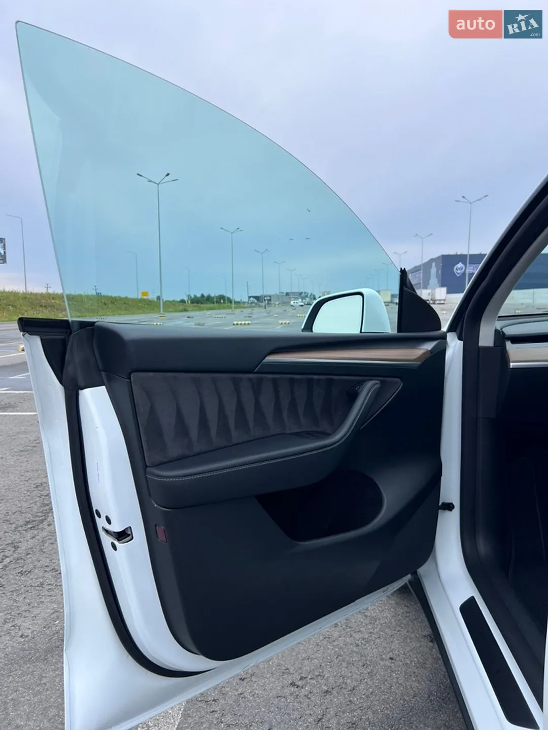 2024 Tesla Model Y - мініатюра 12