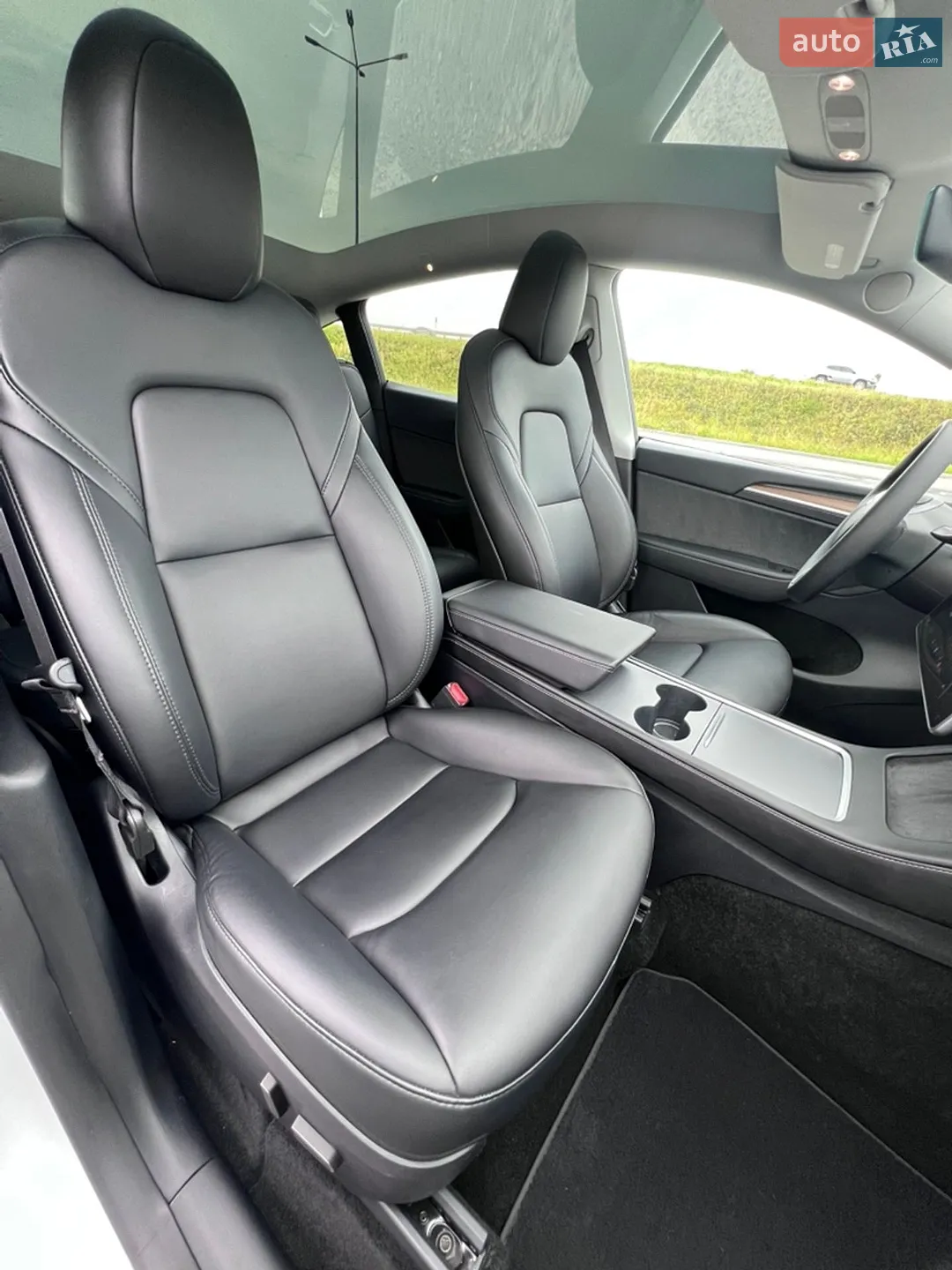 2024 Tesla Model Y - мініатюра 21