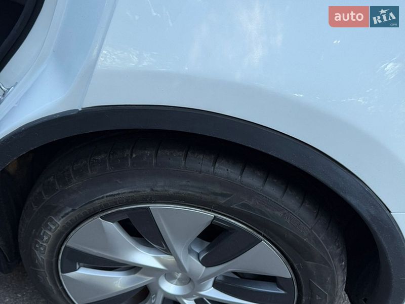 Позашляховик / Кросовер Tesla Model Y 2023 в Дніпрі