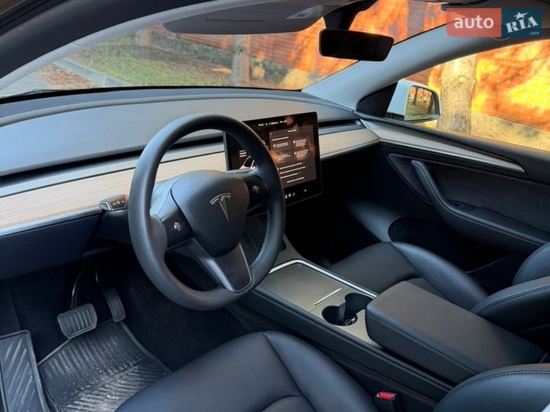 Внедорожник / Кроссовер Tesla Model Y 2023 в Днепре