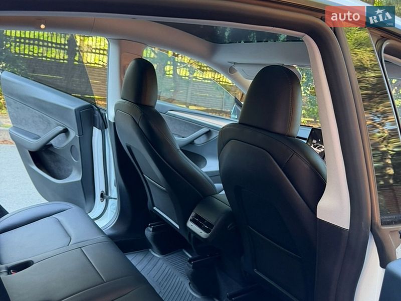 Внедорожник / Кроссовер Tesla Model Y 2023 в Днепре