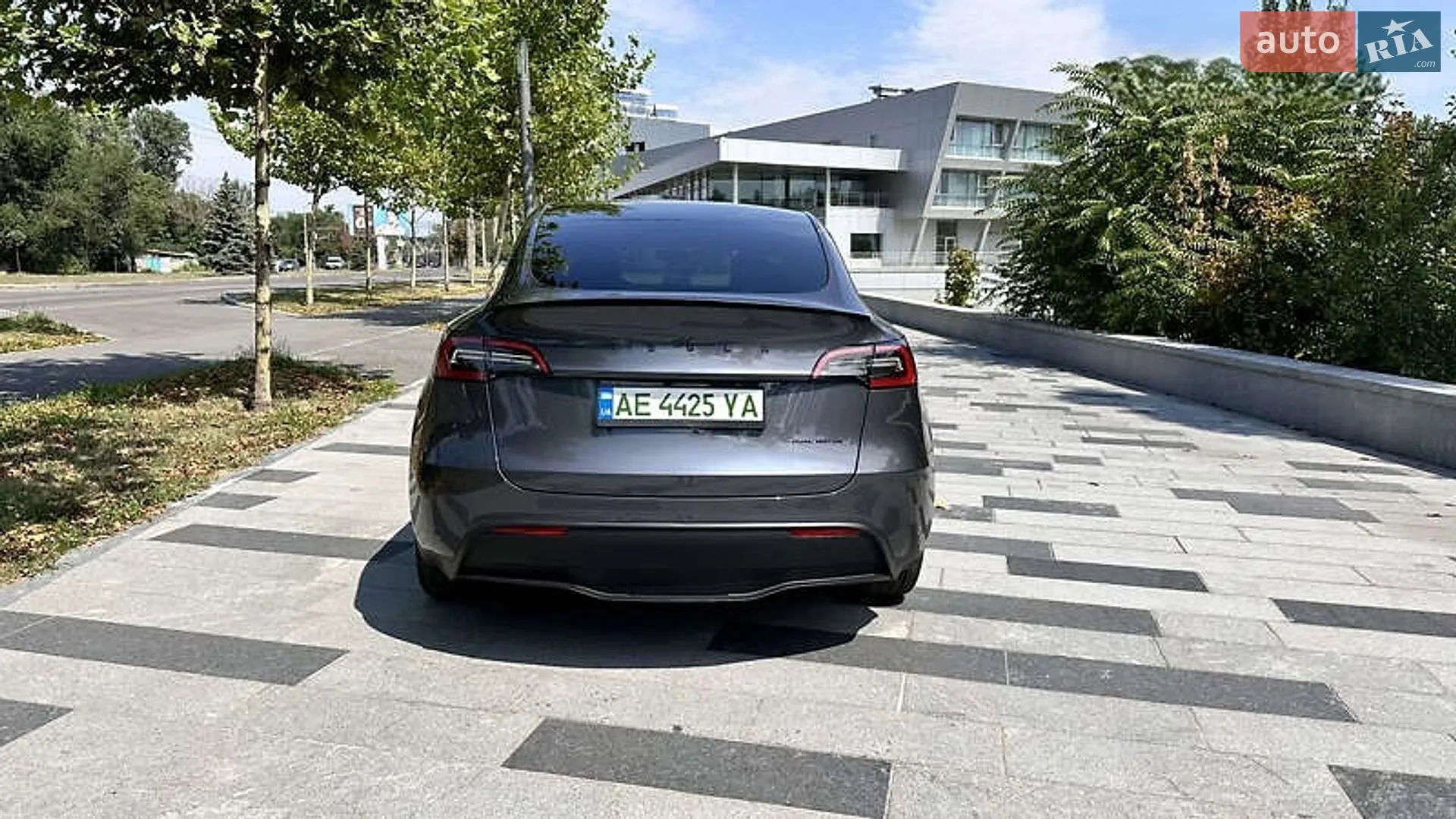 2023 Tesla Model Y - мініатюра 3
