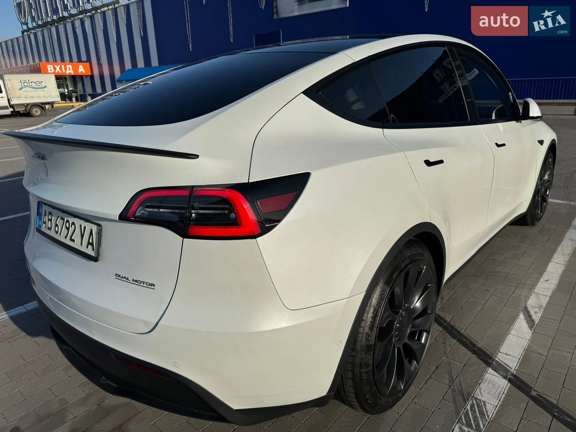 2020 Tesla Model Y - мініатюра 9