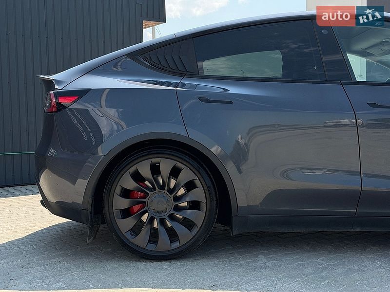Внедорожник / Кроссовер Tesla Model Y 2021 в Львове