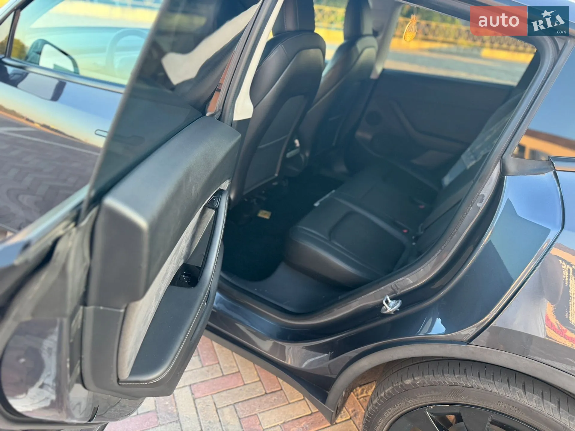 2020 Tesla Model Y - мініатюра 7