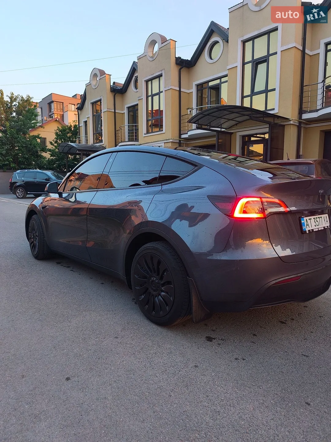 2023 Tesla Model Y - фото 1