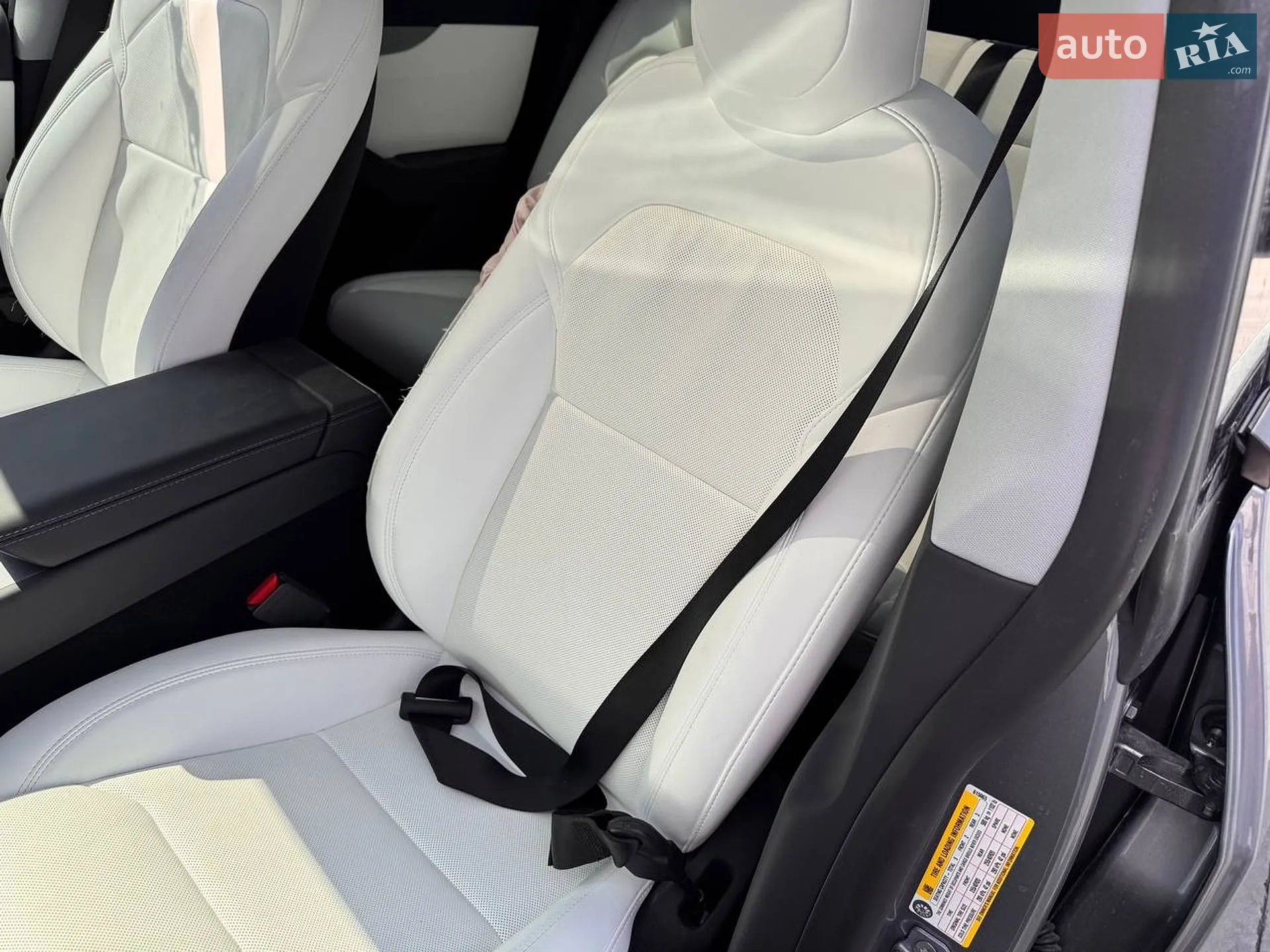 2025 Tesla Model Y - мініатюра 11