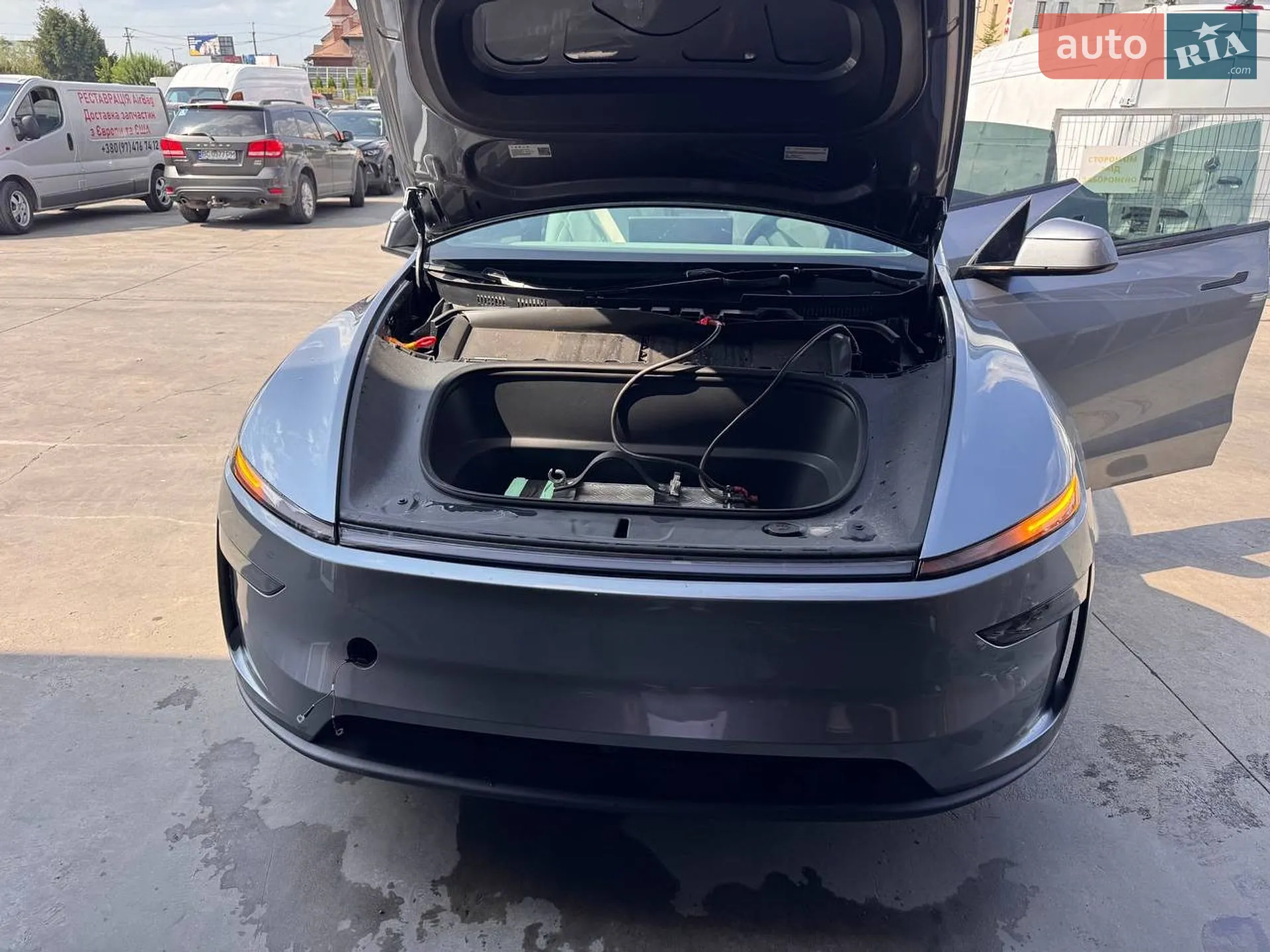 2025 Tesla Model Y - мініатюра 16