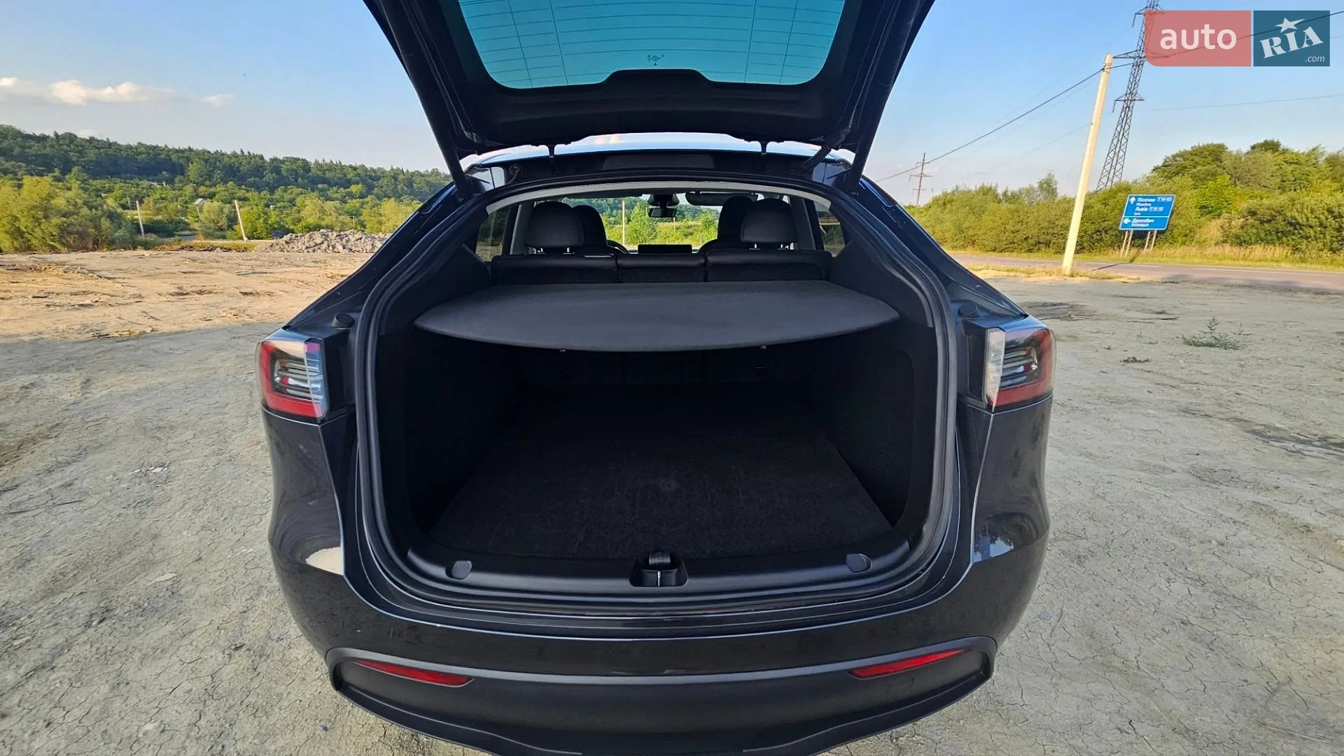 2024 Tesla Model Y - мініатюра 28