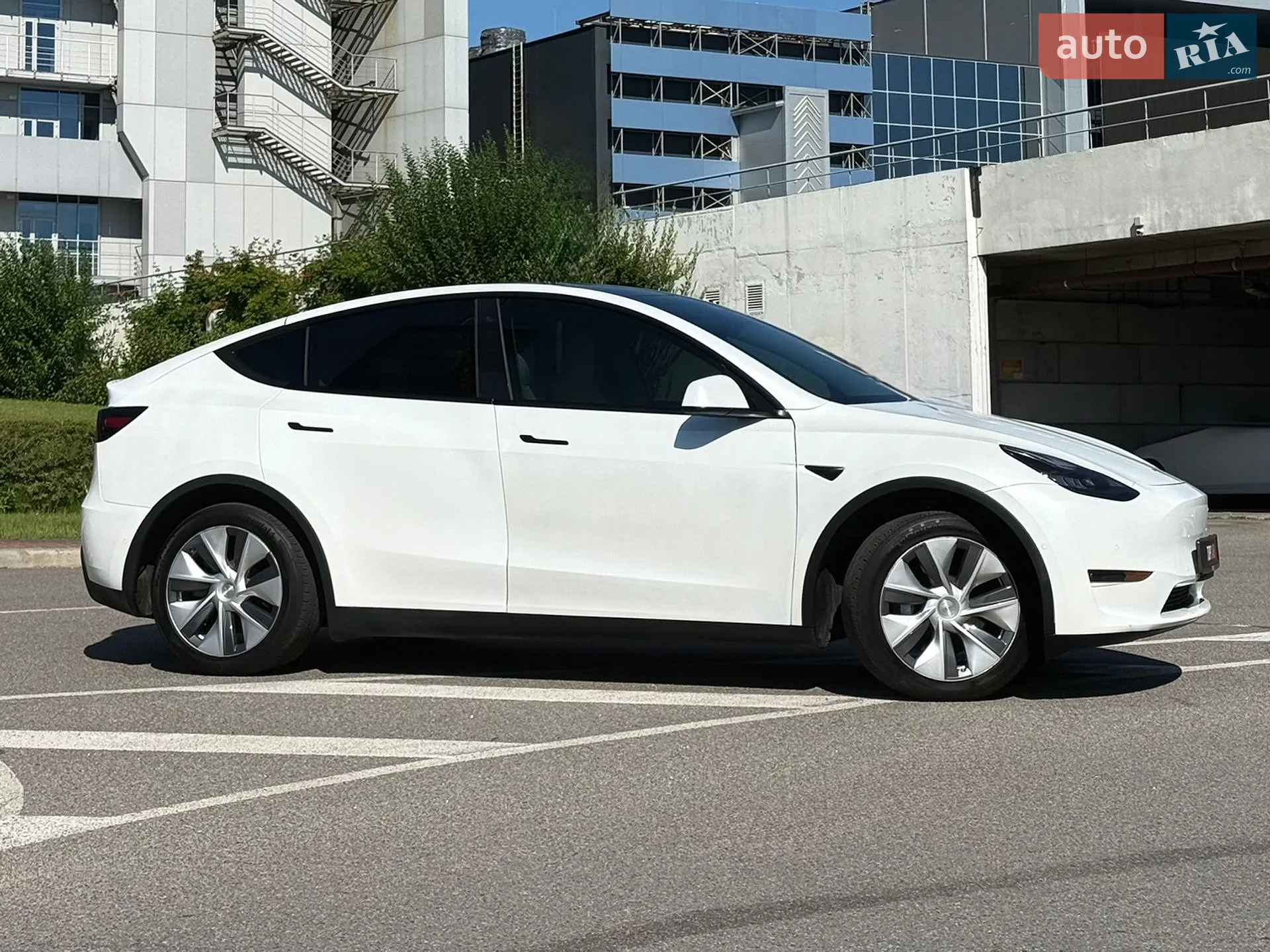 2020 Tesla Model Y - мініатюра 26