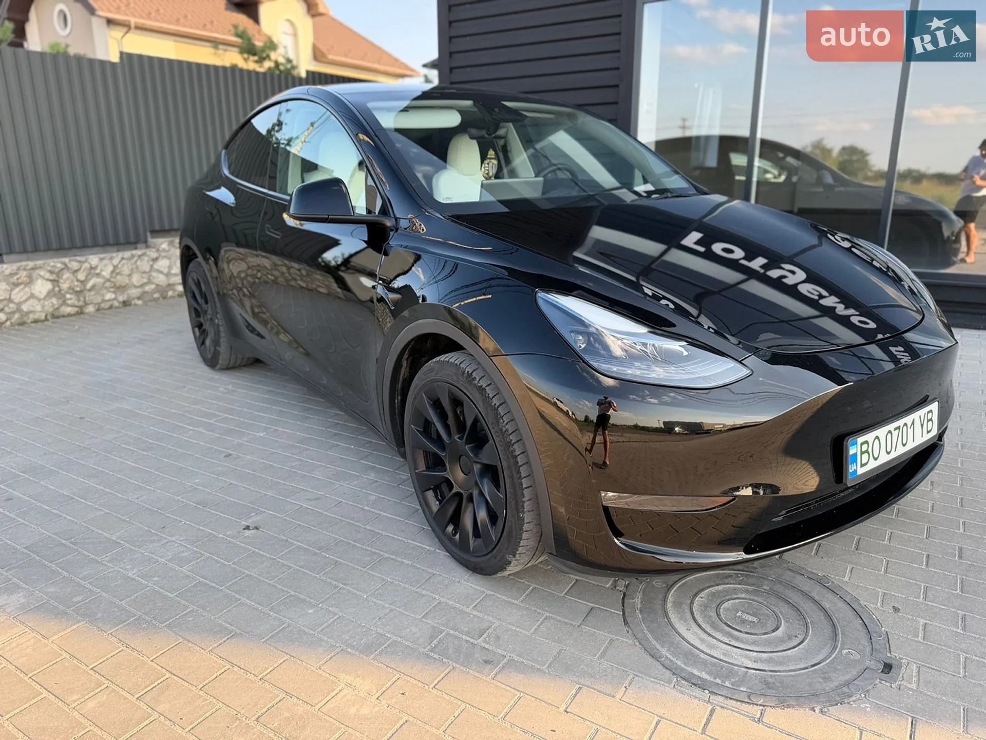 2024 Tesla Model Y - мініатюра 3
