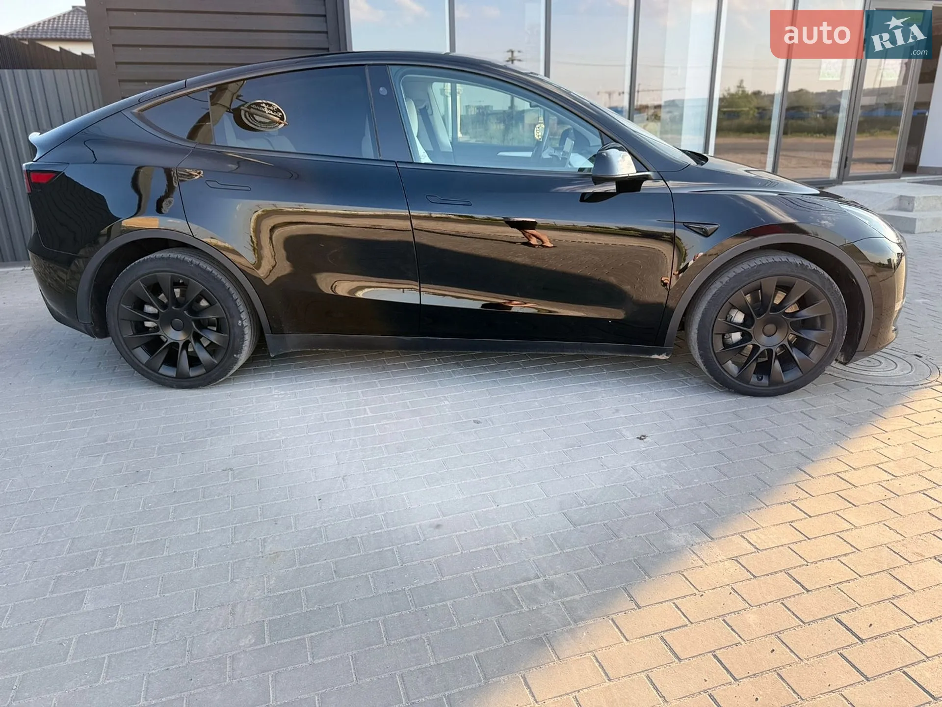 2024 Tesla Model Y - мініатюра 4