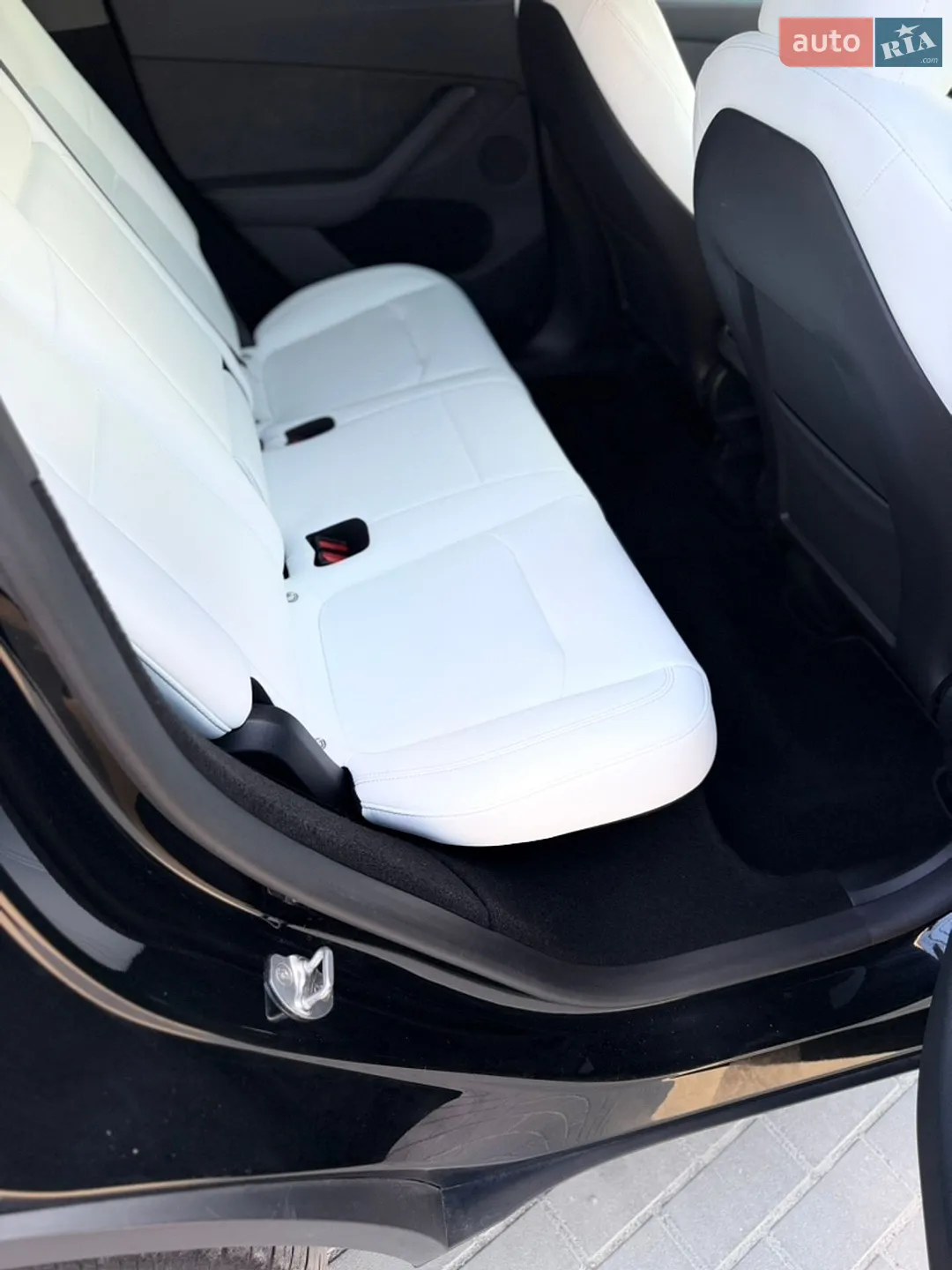 2024 Tesla Model Y - мініатюра 18