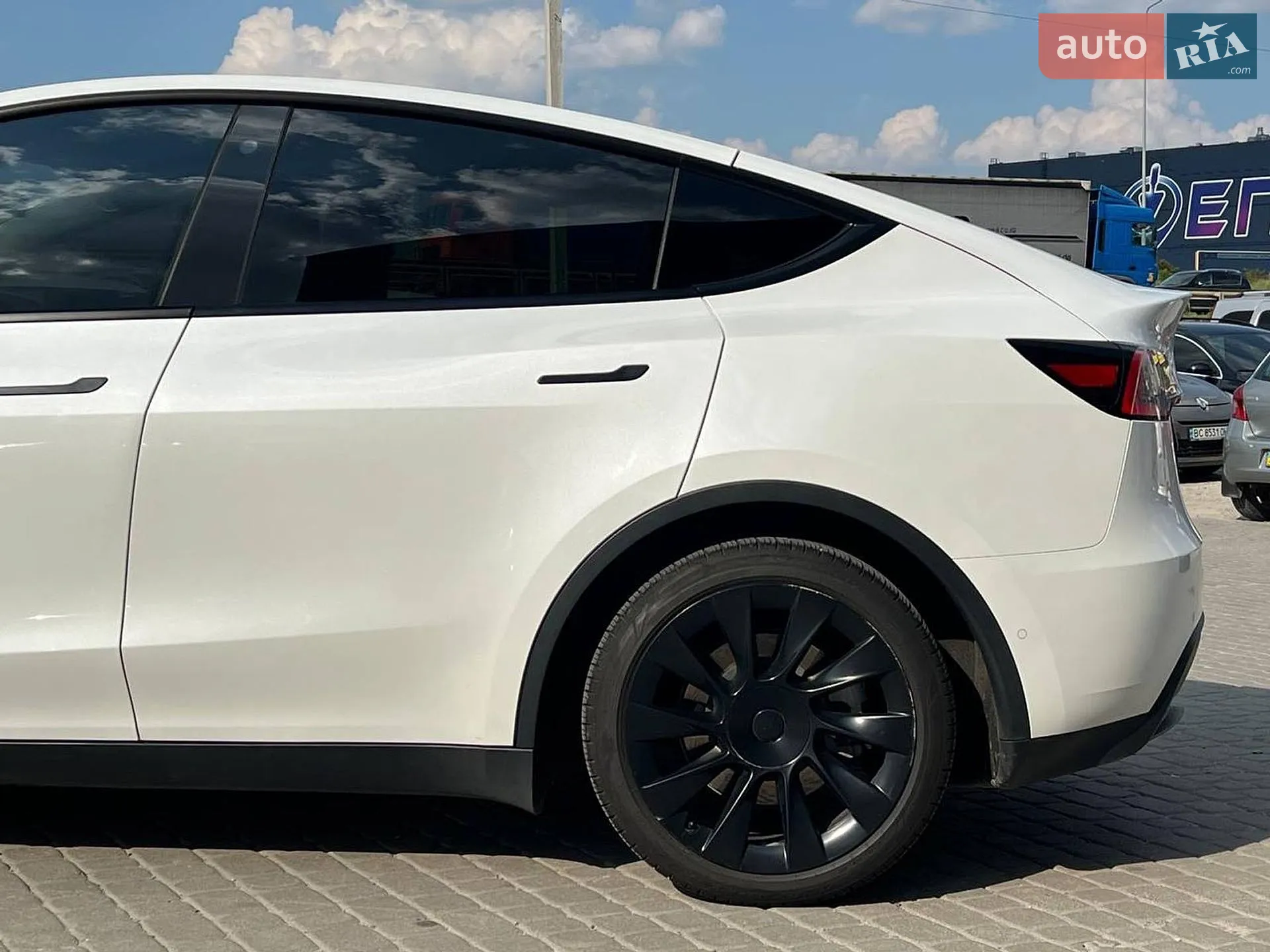 2021 Tesla Model Y - мініатюра 4