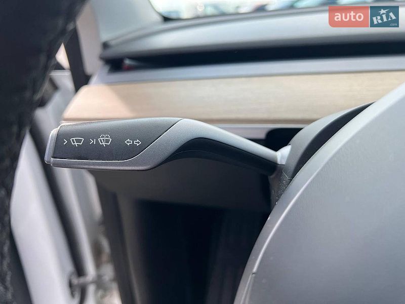 Позашляховик / Кросовер Tesla Model Y 2021 в Львові