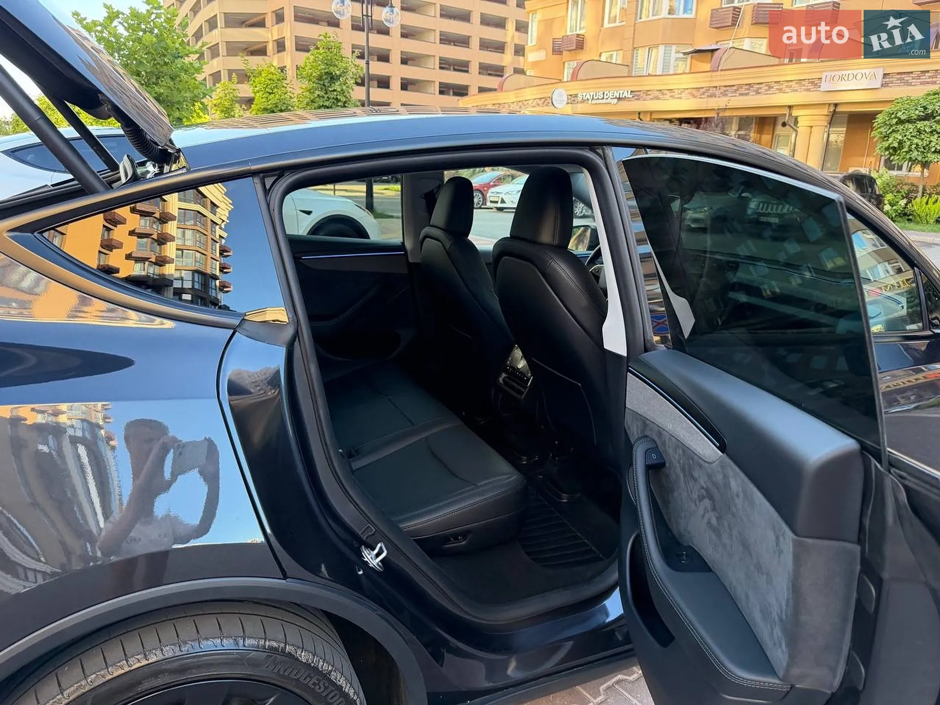 2025 Tesla Model Y - мініатюра 11